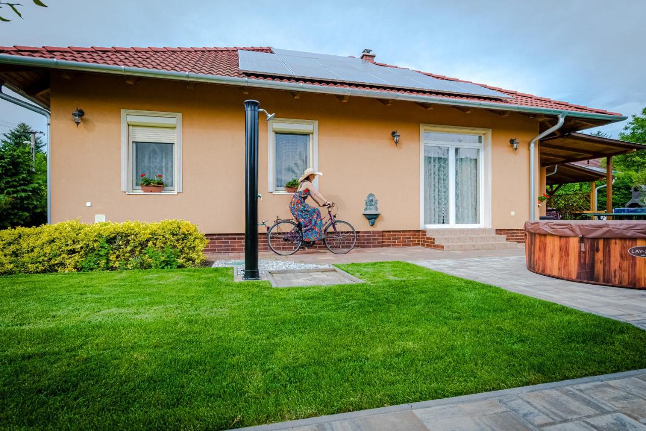 Willa Sunny Garden Pihenohaz Siófok Zewnętrze zdjęcie