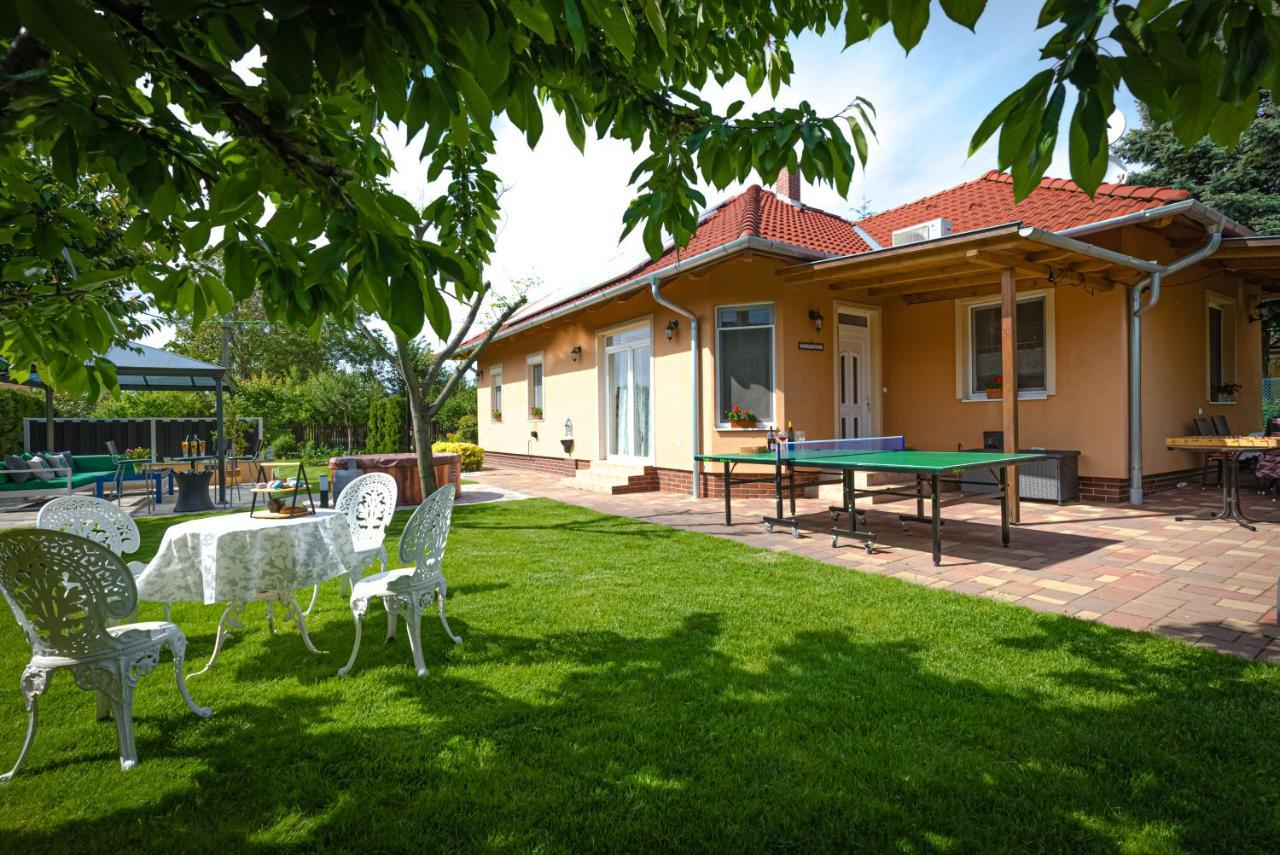 Willa Sunny Garden Pihenohaz Siófok Zewnętrze zdjęcie