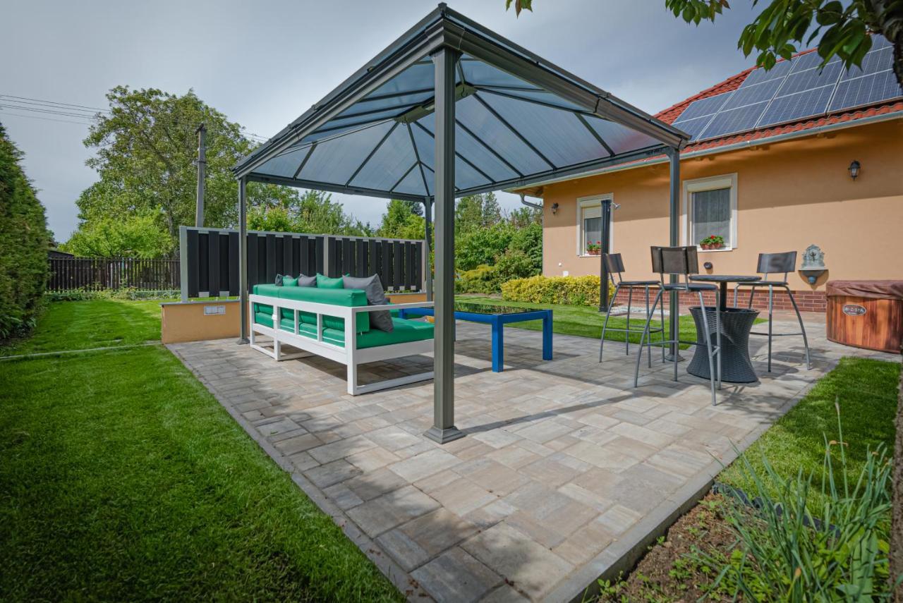 Willa Sunny Garden Pihenohaz Siófok Zewnętrze zdjęcie