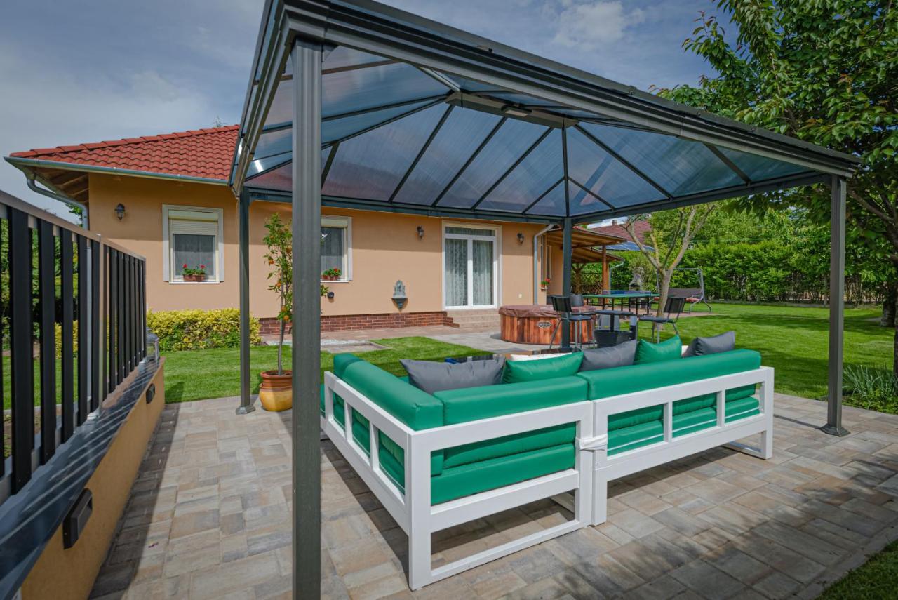 Willa Sunny Garden Pihenohaz Siófok Zewnętrze zdjęcie