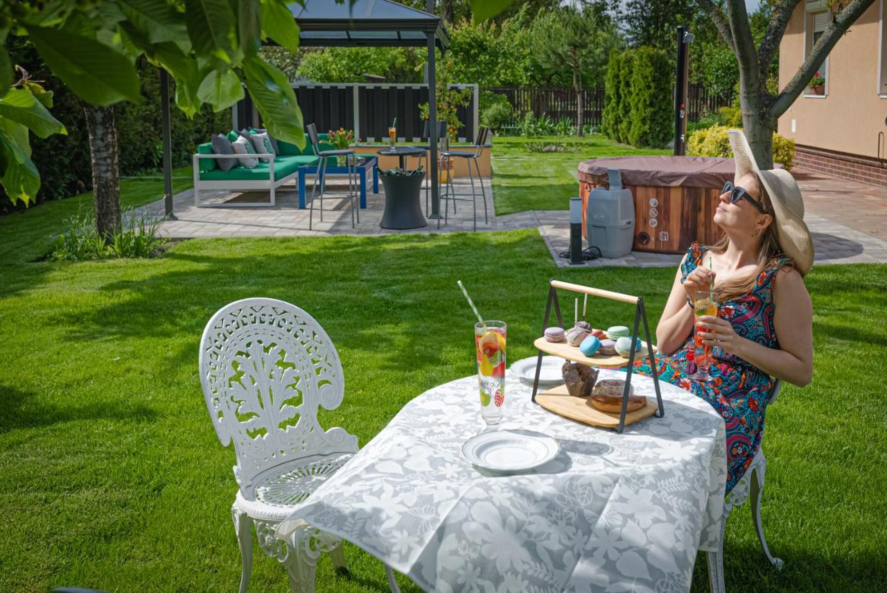 Willa Sunny Garden Pihenohaz Siófok Zewnętrze zdjęcie